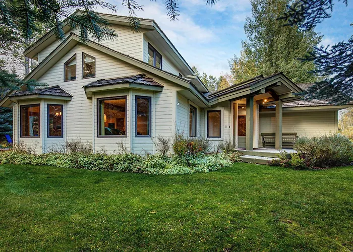 Holiday home Abode At Fish Creek *